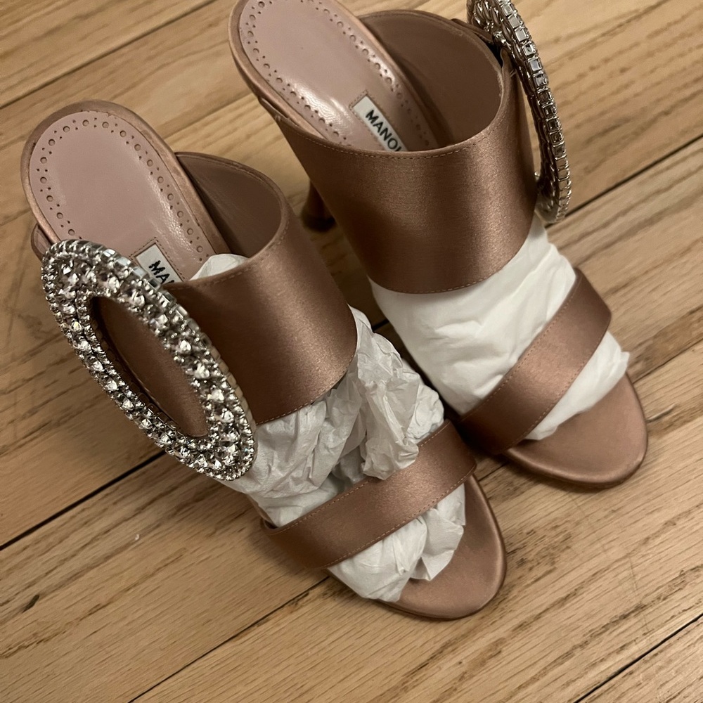 MANOLO BLAHNIK Fibiona Crystal Buckle Women's Satin Heels - 38 - excellent